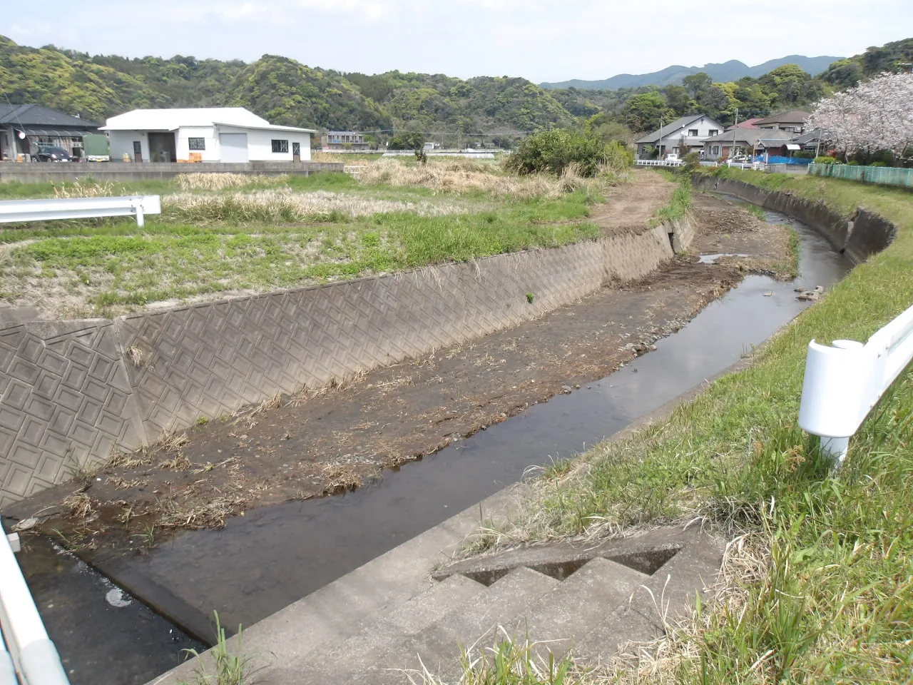 地域を流れる水路の整備